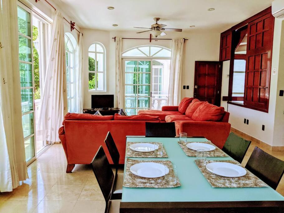 18br Up To 50guest Castillos Playacar Walk To And 5th Ave 1000mbps Сasa de vacaciones