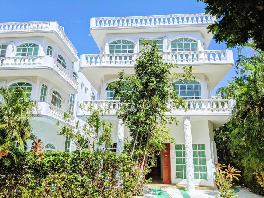 Сasa de vacaciones 18br Up To 50guest Castillos Playacar Walk To And 5th Ave 1000mbps Playa del Carmen