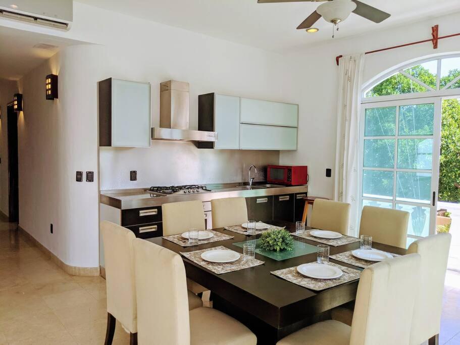 18br Up To 50guest Castillos Playacar Walk To And 5th Ave 1000mbps Сasa de vacaciones