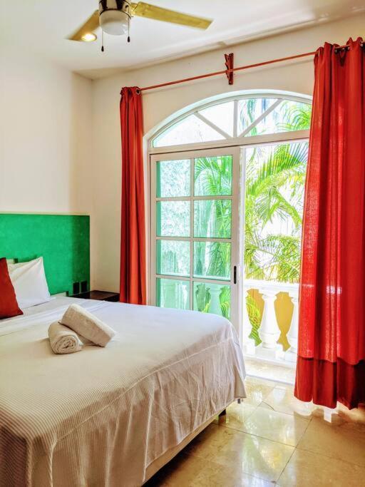 18br Up To 50guest Castillos Playacar Walk To And 5th Ave 1000mbps Сasa de vacaciones