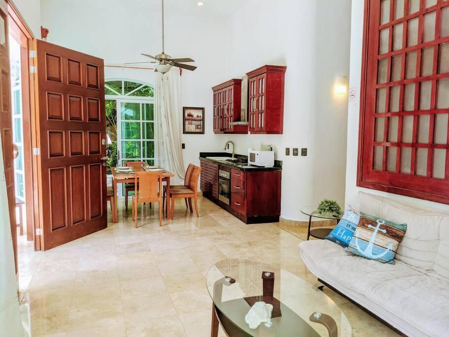 18br Up To 50guest Castillos Playacar Walk To And 5th Ave 1000mbps Сasa de vacaciones Playa del Carmen