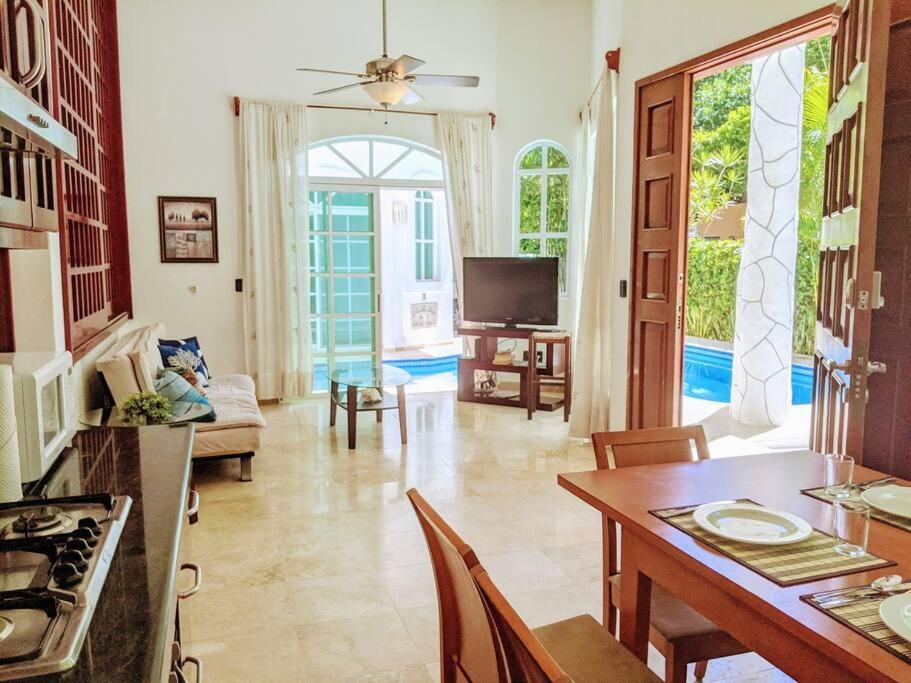Сasa de vacaciones 18br Up To 50guest Castillos Playacar Walk To And 5th Ave 1000mbps