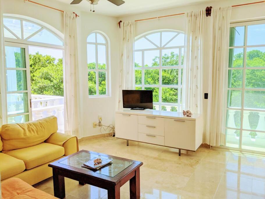 Сasa de vacaciones 18br Up To 50guest Castillos Playacar Walk To And 5th Ave 1000mbps